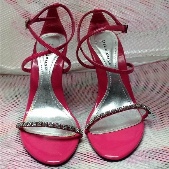 Heels - Picture 3 of 4